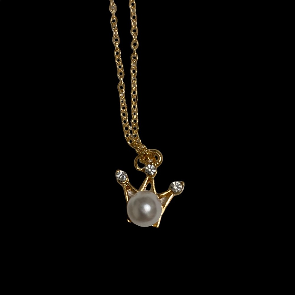 Faux diamond and pearl crown necklace